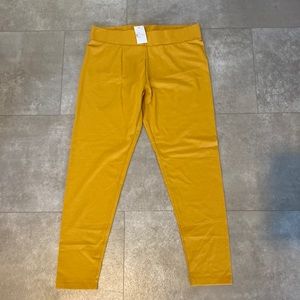 Golden yellow leggings Size:Large•Never worn,still have the tags.Brand:Cato
